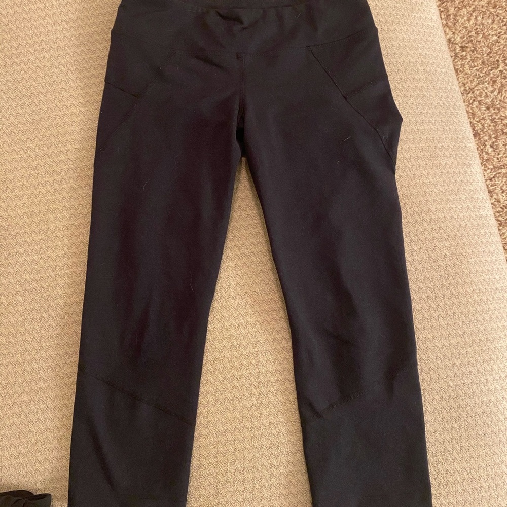 Gaian crop workout leggings